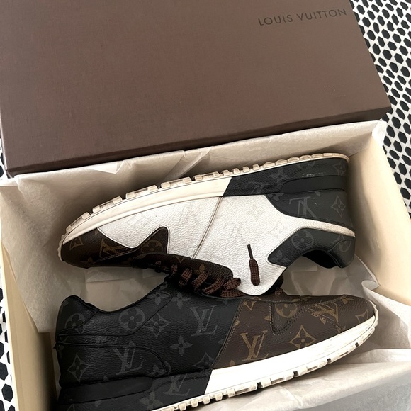 LV Runaway Tri Color Sneaker Size (LV 8) US 9 Pre Owned! - Picture 5 of 10